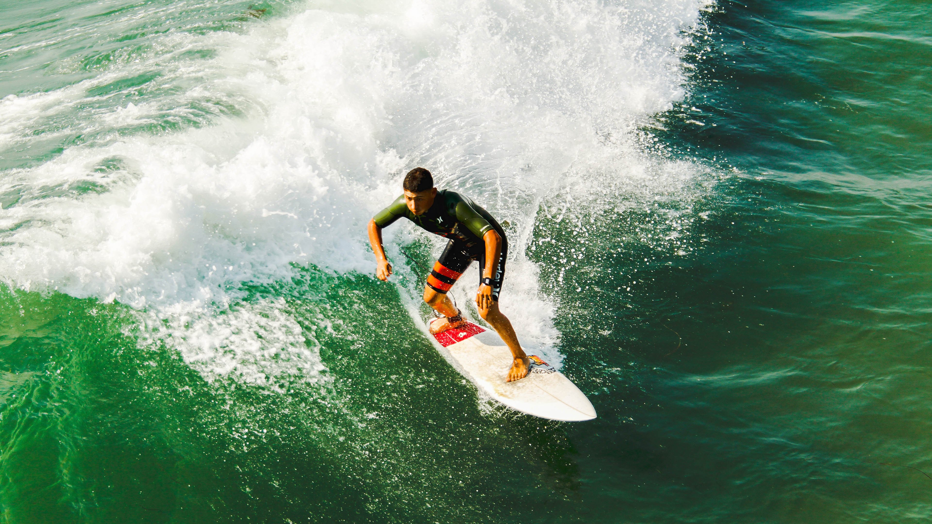 冰雪赛事：滑雪分站赛提前开启冬季赛季热身，滑雪比赛赛道